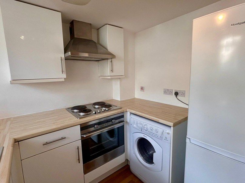 Property photo 1 of 9 Maisonette To Rent St. Thomas Lofts, Swansea Sa1