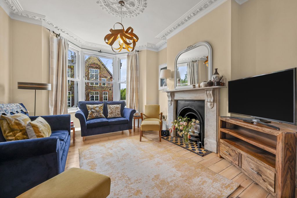 Property photo 2 of 12