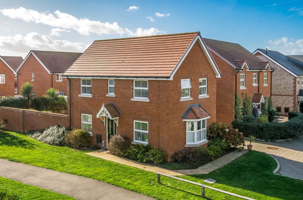 Property photo 2 of 28