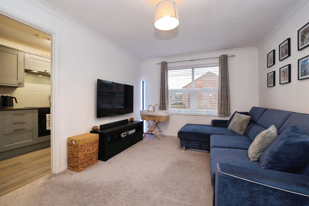 Property photo 2 of 12