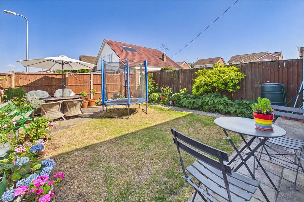 Property photo 2 of 16 Garden