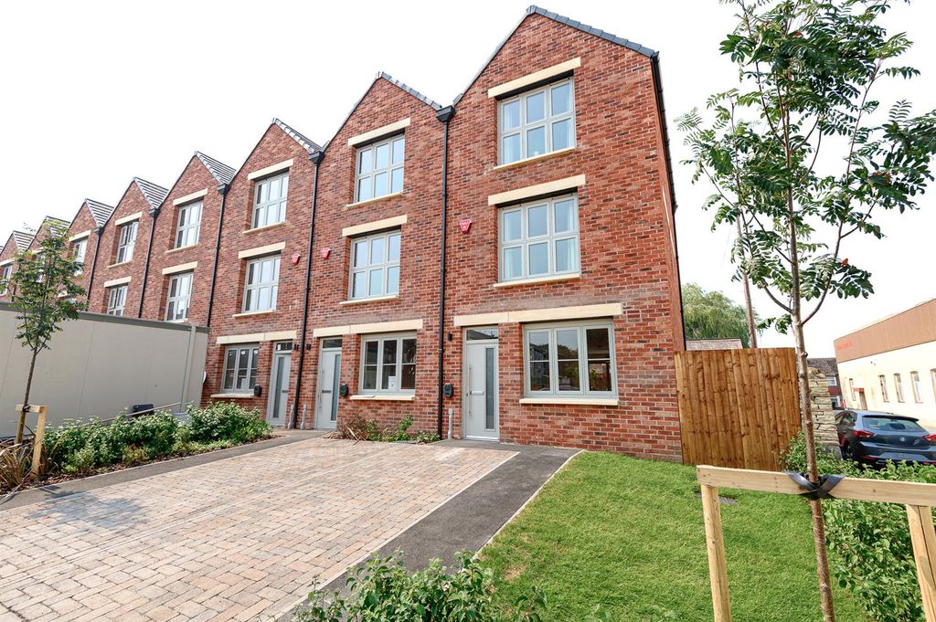 Property photo 1 of 14 07 Externals-02-Web Size.Jpg