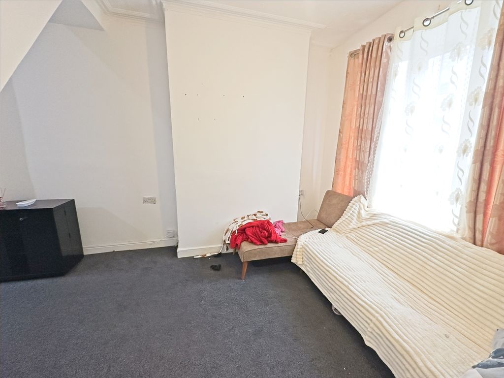 Property photo 3 of 24