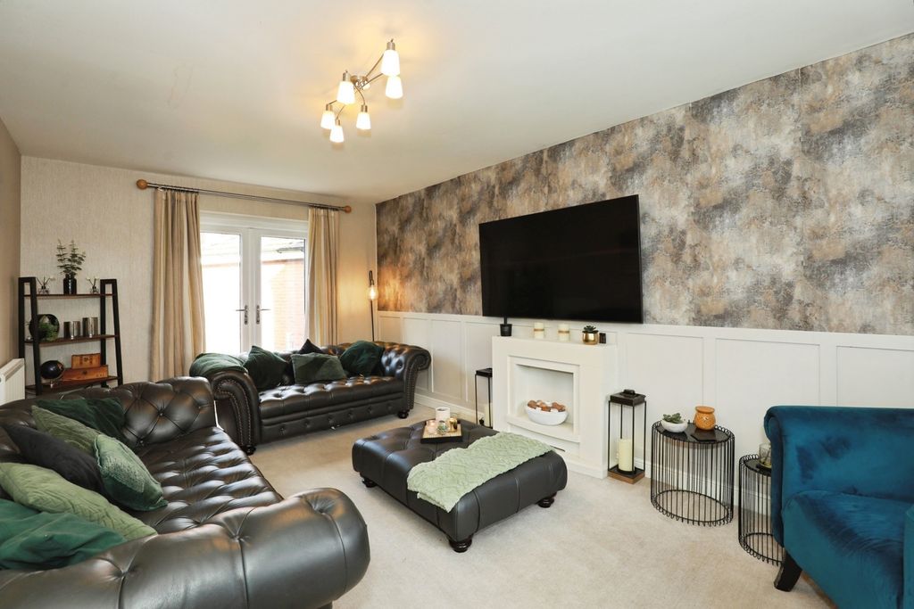 Property photo 2 of 20 Pbox-Img.Jpg