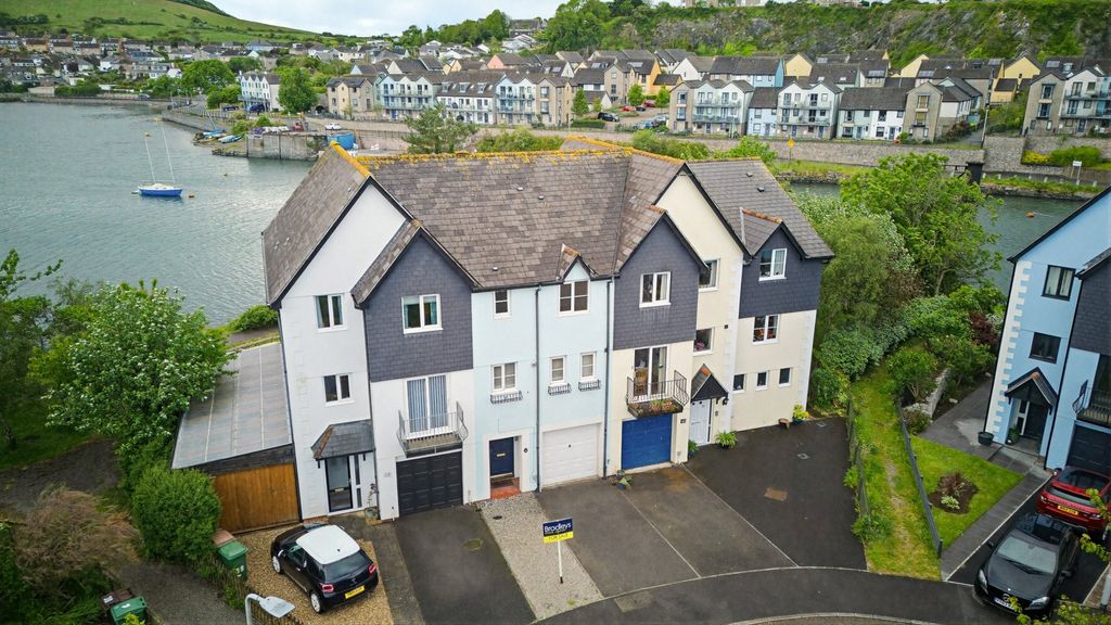 Property photo 1 of 31 Picture No. 32