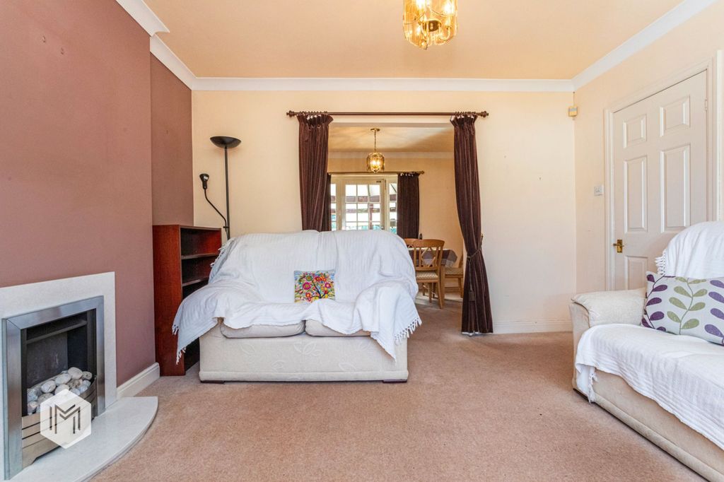Property photo 2 of 21 Picture No. 03