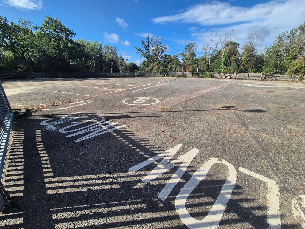 Property photo 1 of 4