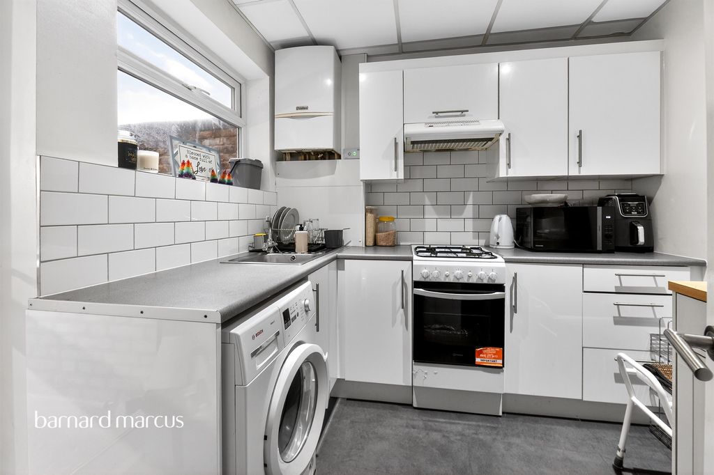 Property photo 3 of 20