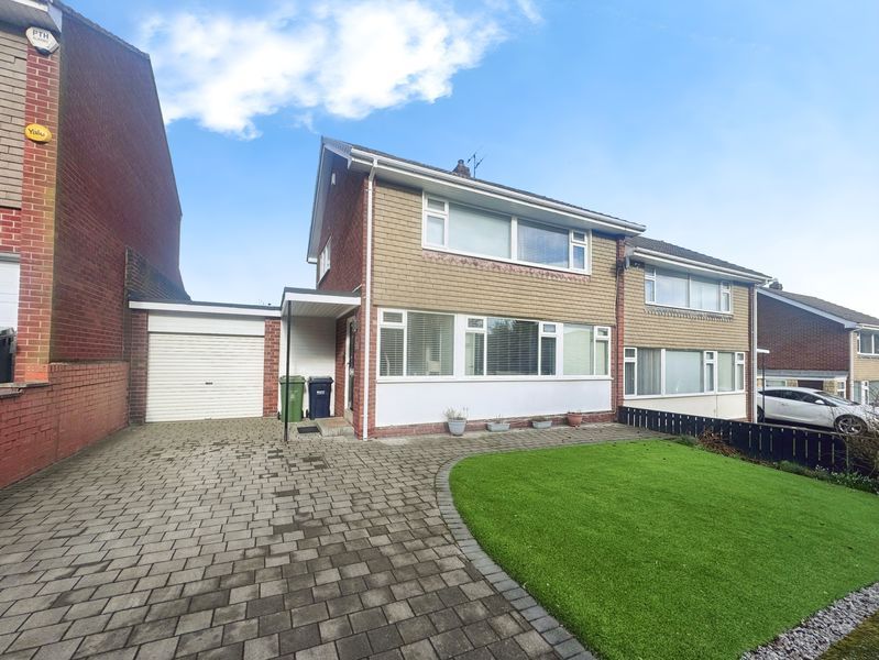 Property photo 1 of 10 Photo 6