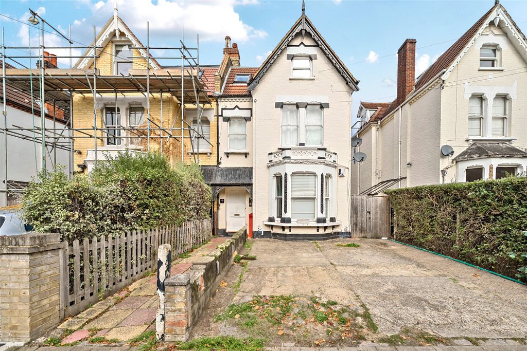 Property photo 1 of 10 Picture No. 16
