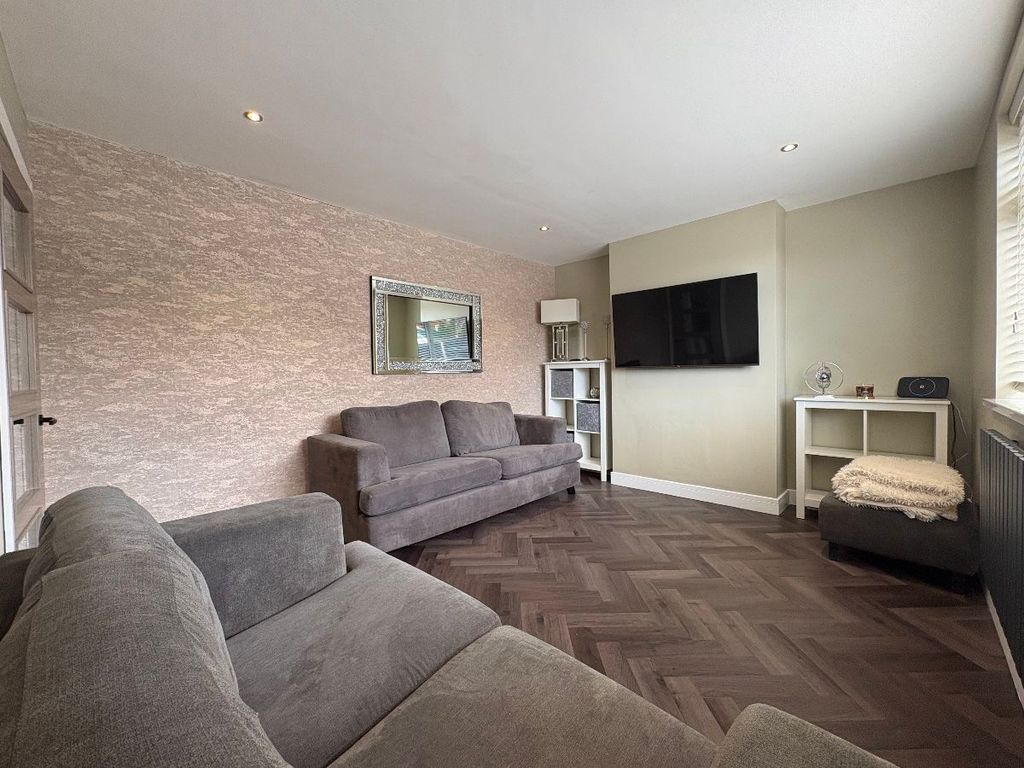 Property photo 2 of 34