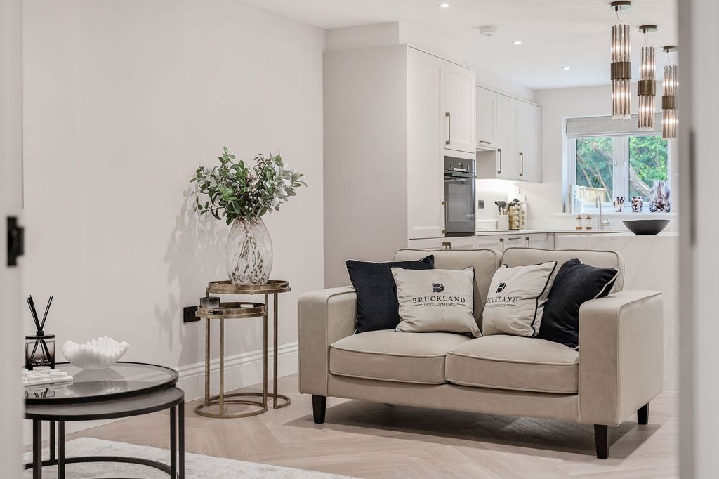 Property photo 3 of 35