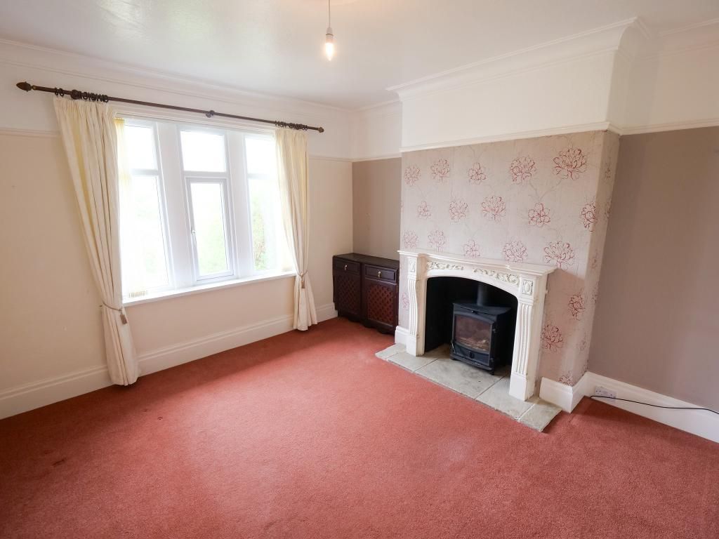 Property photo 2 of 13 Lounge