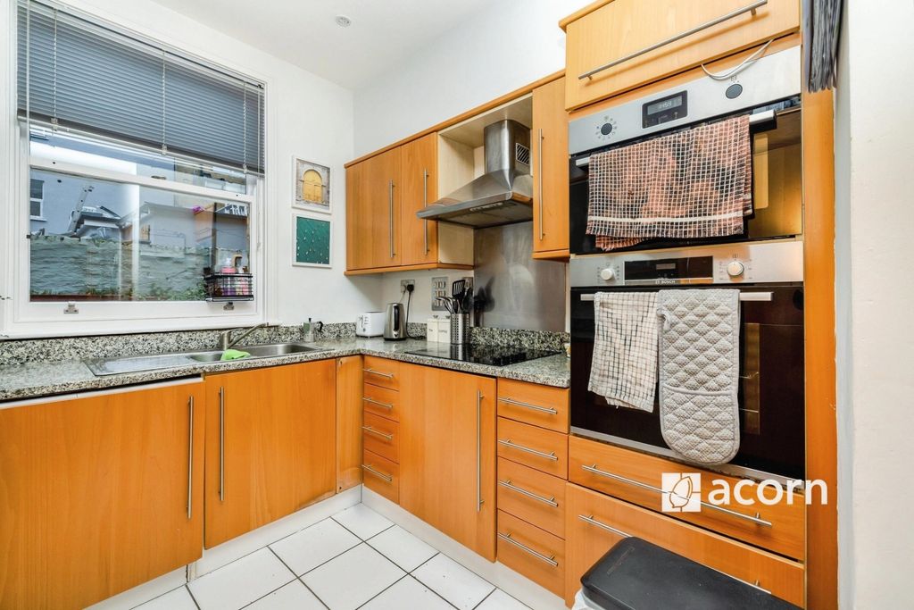 Property photo 3 of 16 Kitchen