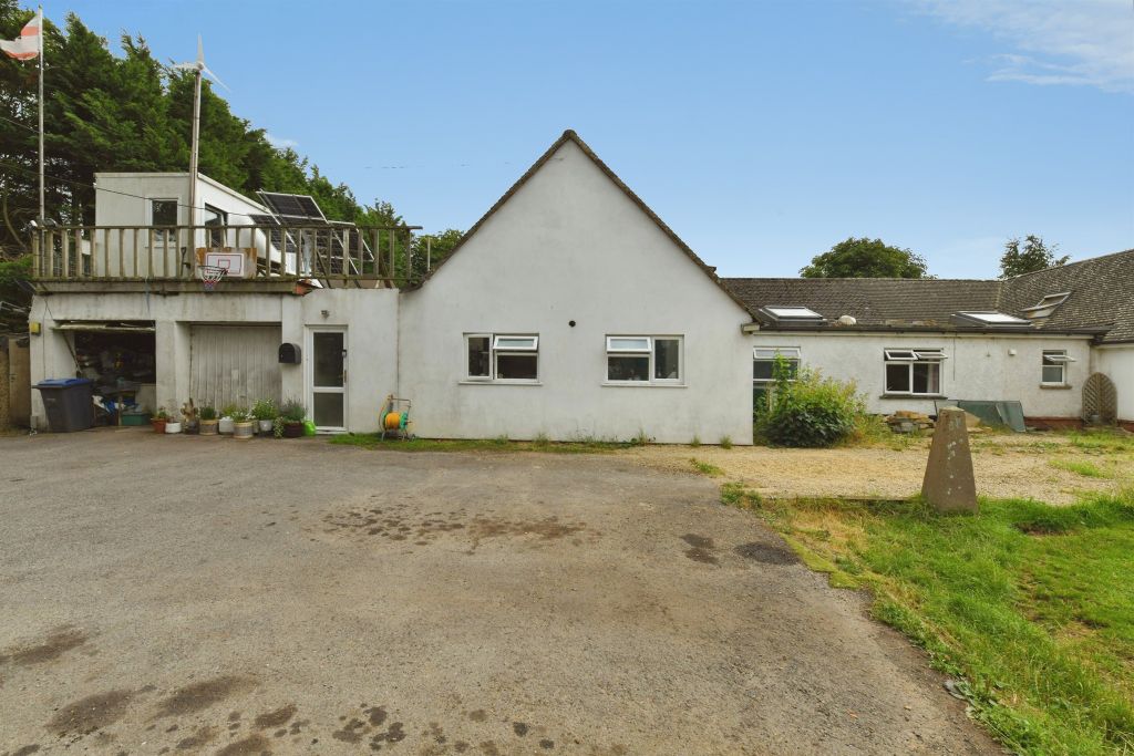Property photo 2 of 22
