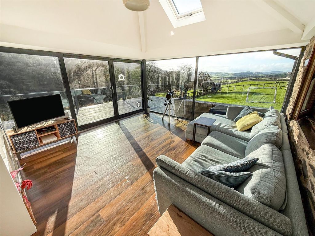 Property photo 2 of 20 Living Room