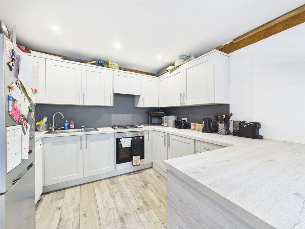 Property photo 2 of 16 Picture No. 02