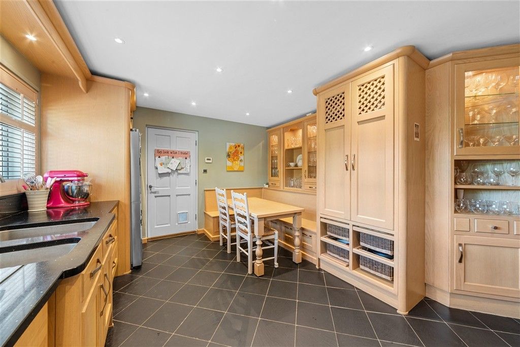 Property photo 3 of 30 Kitchen