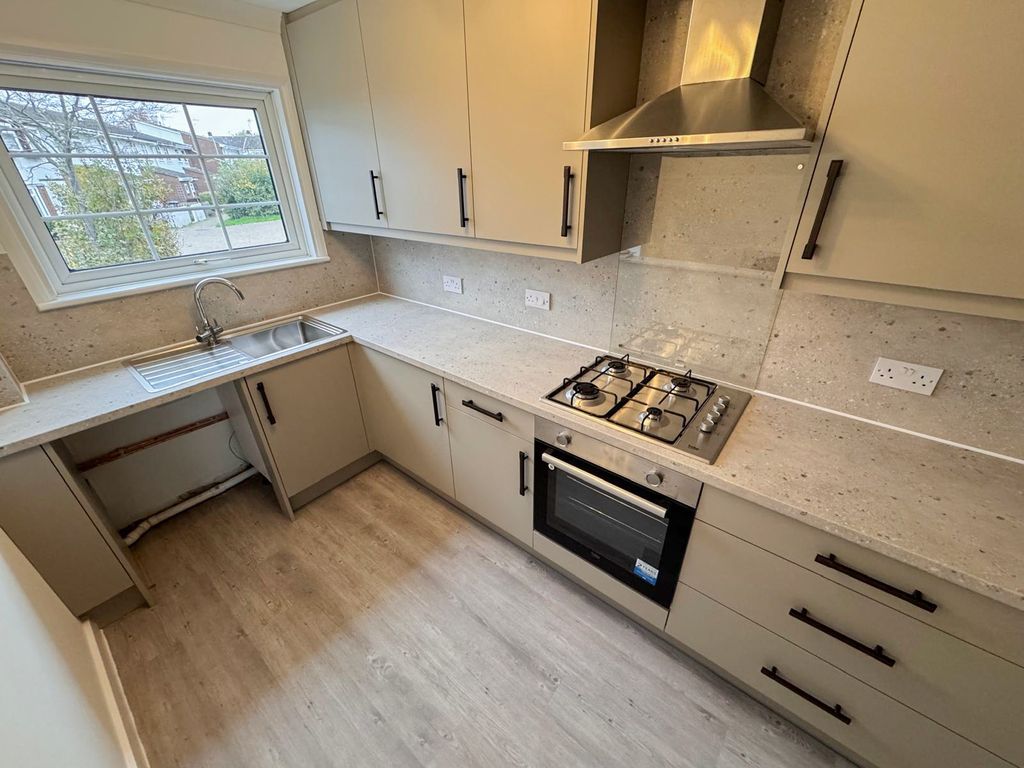 Property photo 3 of 16 Photo 3