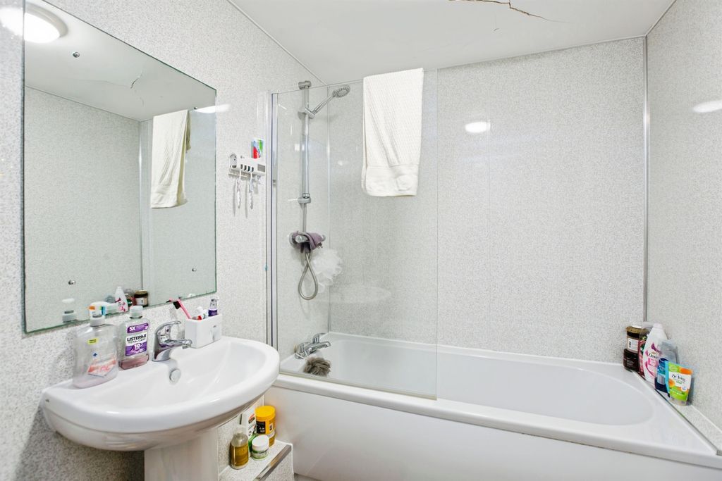 Additional image 10 of 1 bed flat for saleMixenden Road, Halifax HX2