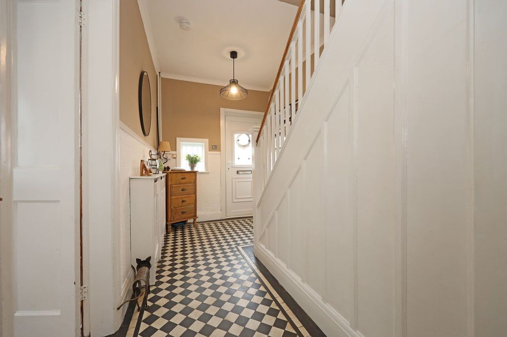 Property photo 3 of 31