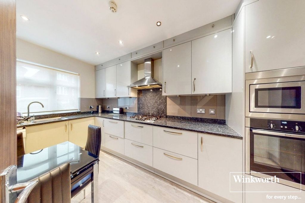 Property photo 3 of 10 Picture No. 25