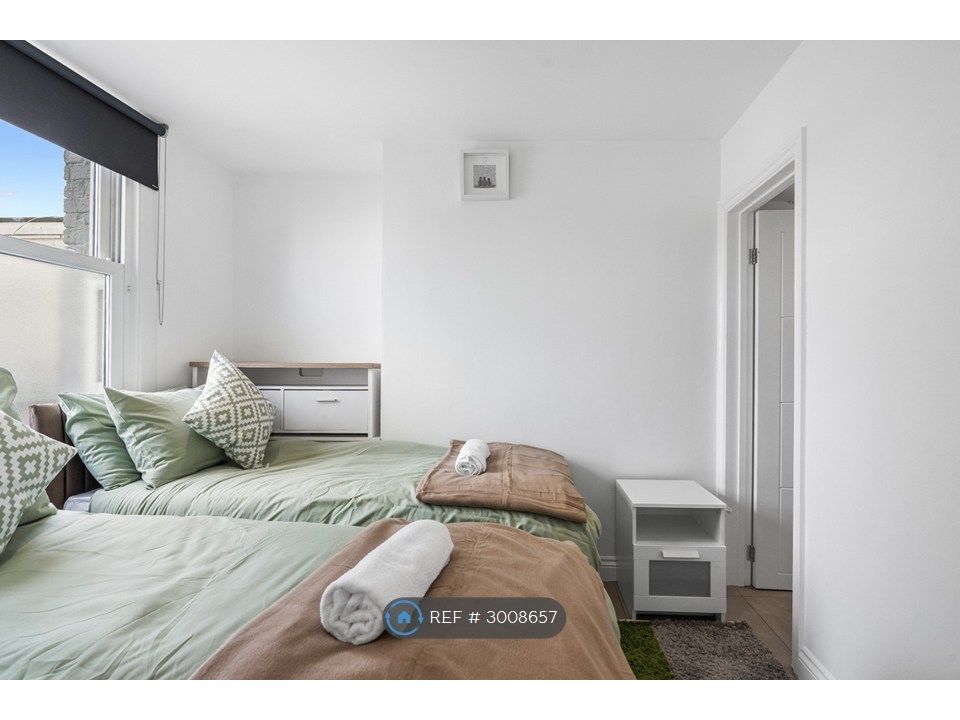 Property photo 1 of 35