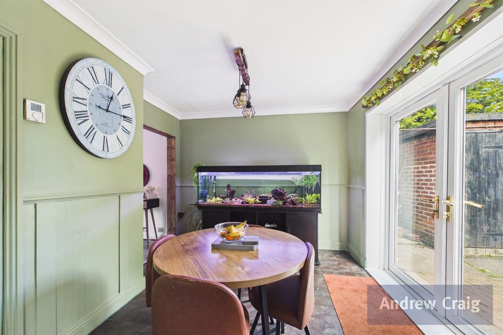 Property photo 3 of 14 Dining Room