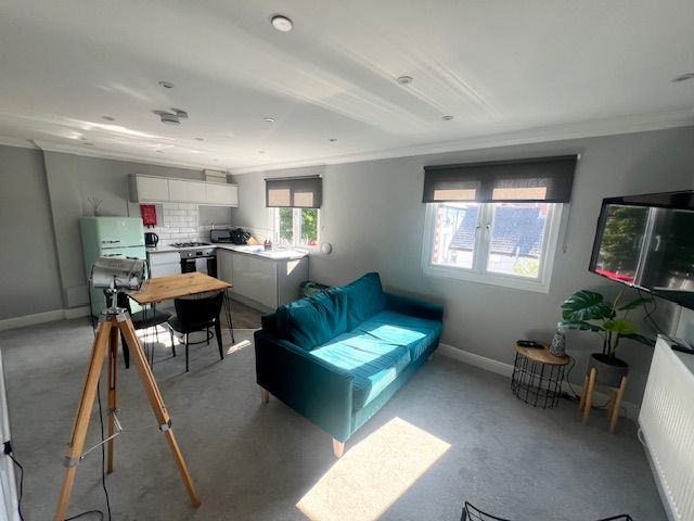 Property photo 1 of 7 Living Room