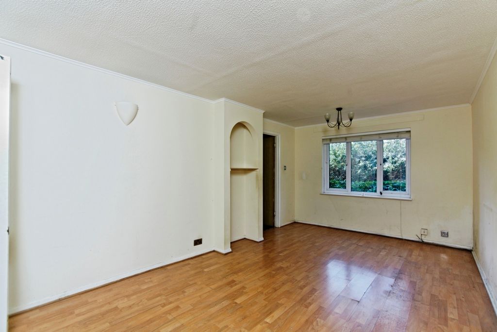 Property photo 3 of 16 Pbox-Img.Jpg