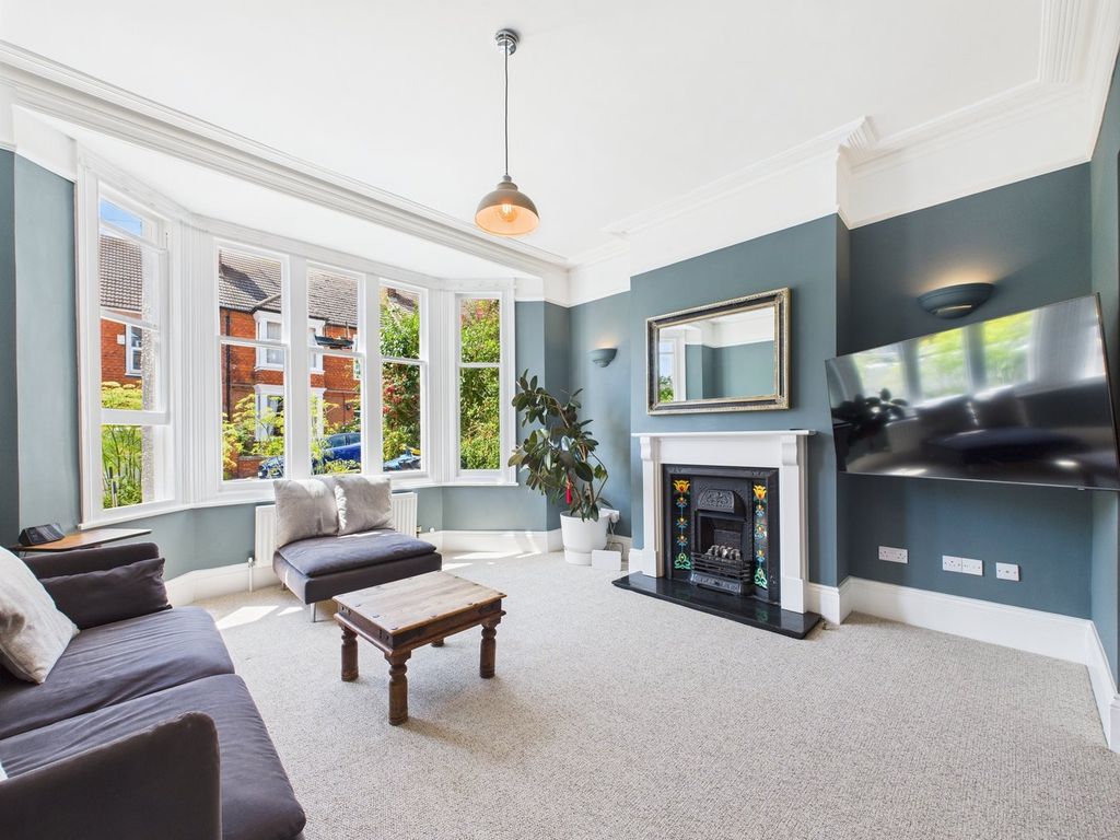 Property photo 2 of 31