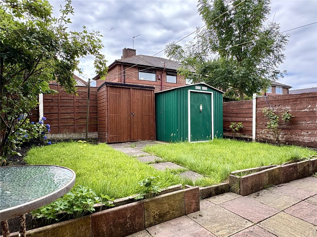 Property photo 2 of 12 Garden