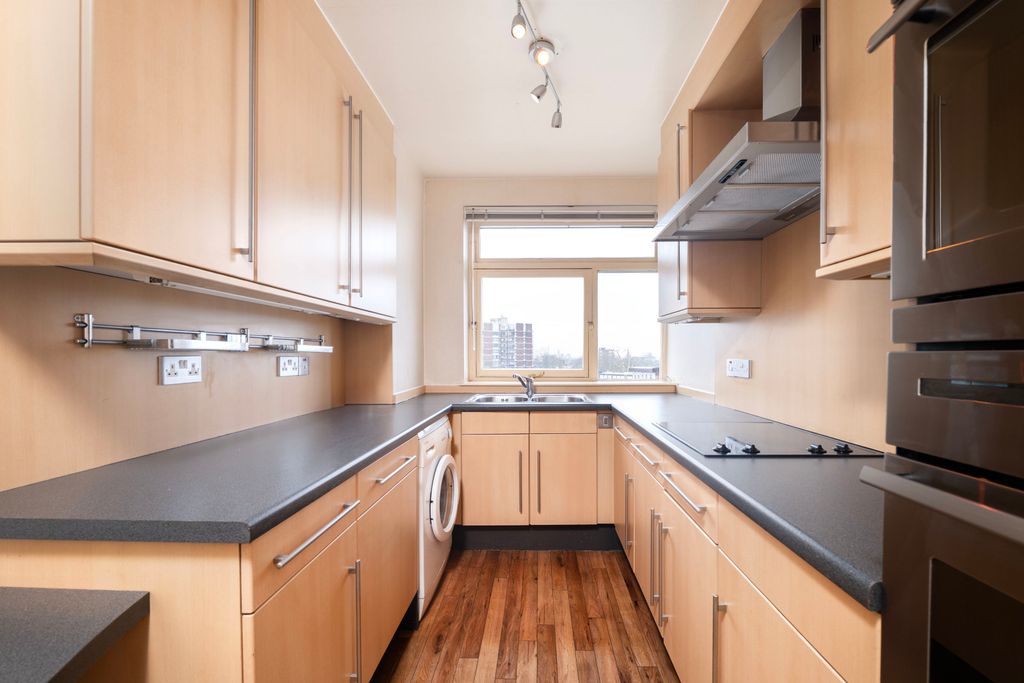 Property photo 3 of 13 Picture No. 05