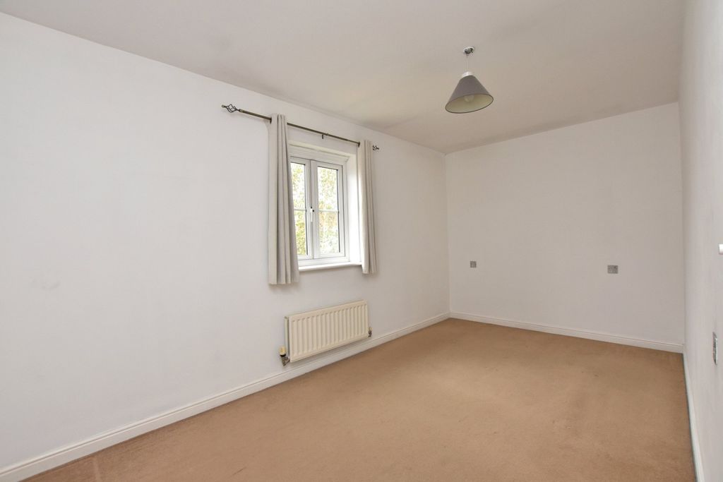 Property photo 3 of 7 Bedroom