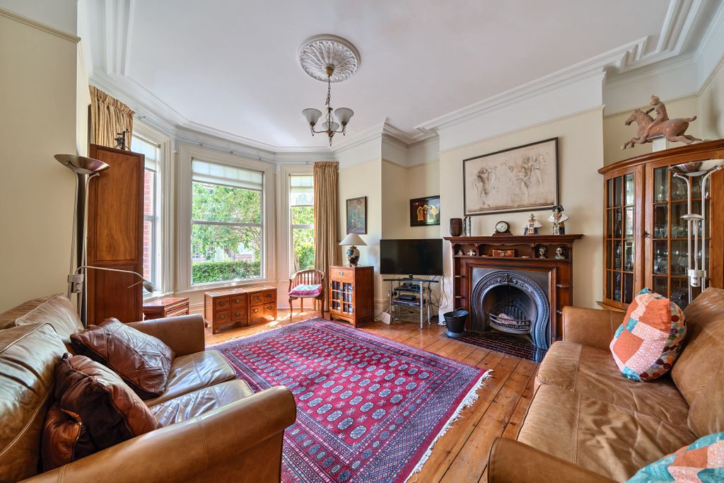 Property photo 2 of 26