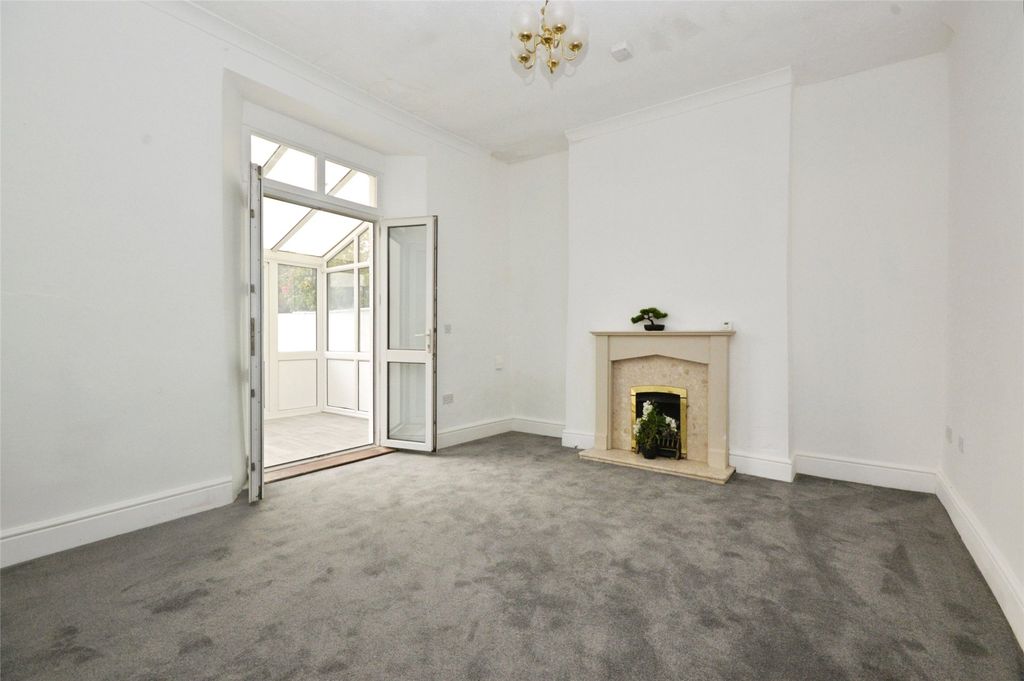 Property photo 3 of 12 Picture No. 11