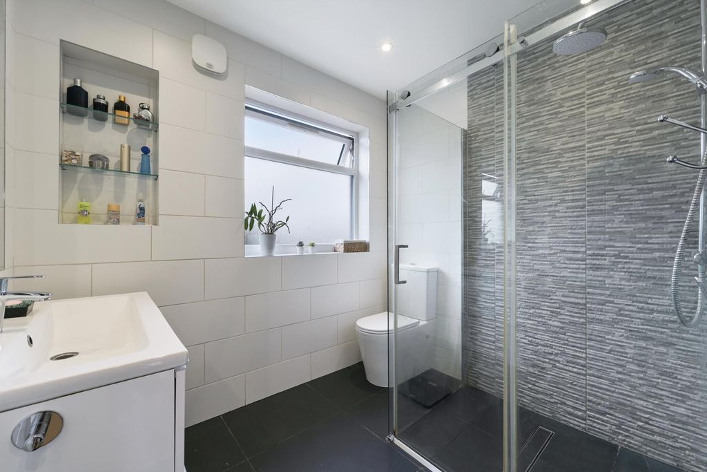 Additional image 10 of 3 bed terraced house for saleClayponds Avenue TW8