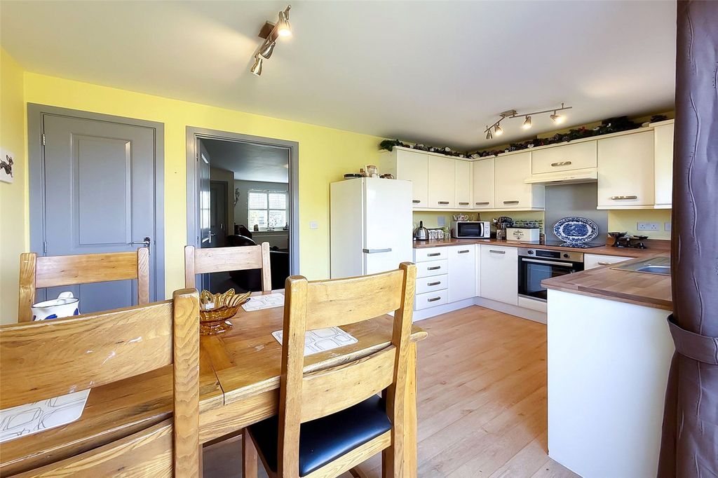 Property photo 2 of 19 Picture No. 13