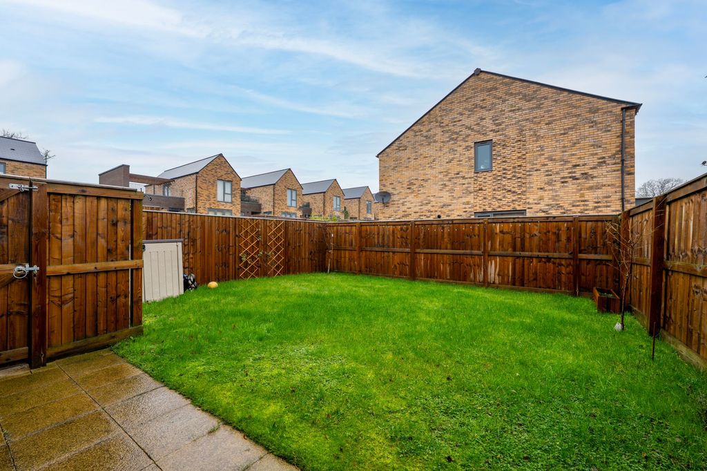 Property photo 3 of 21