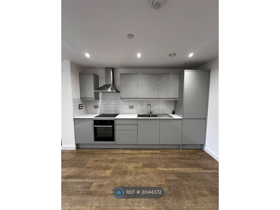 Property photo 2 of 17 Kitchen
