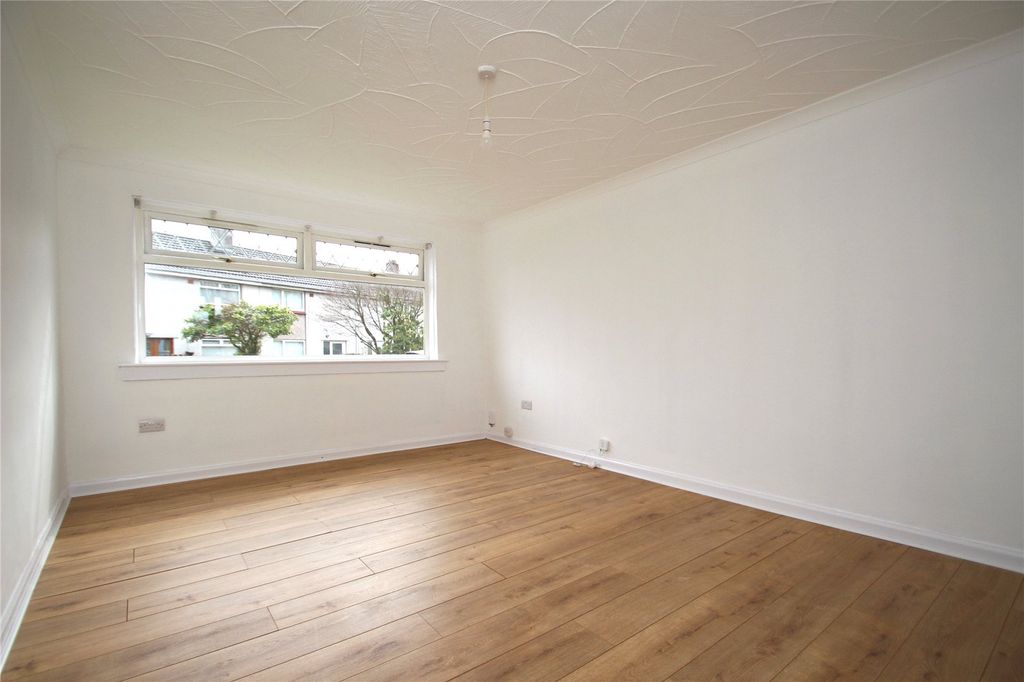 Property photo 2 of 10 Living Room