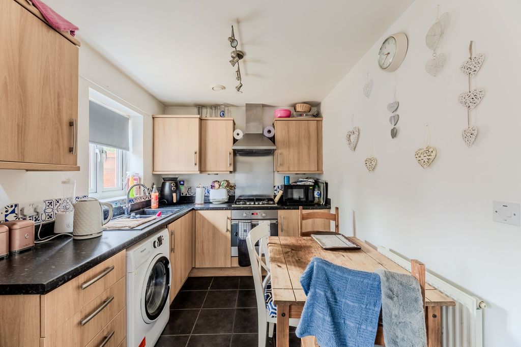 Property photo 3 of 16