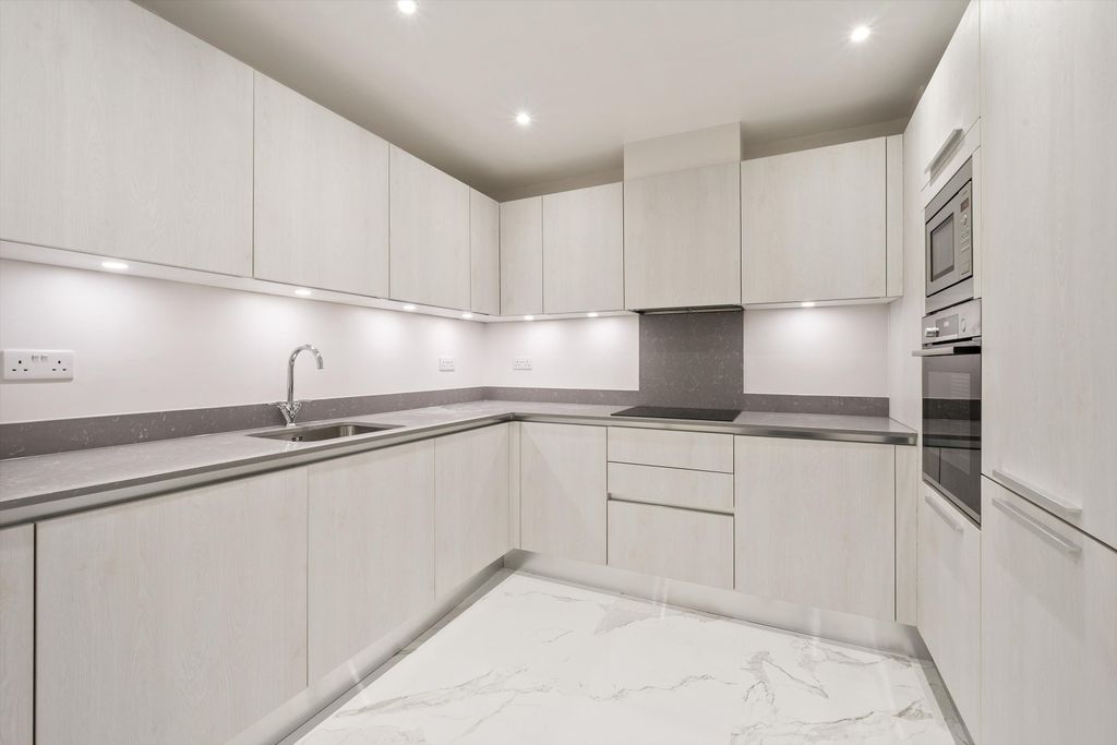 Property photo 3 of 12 Image