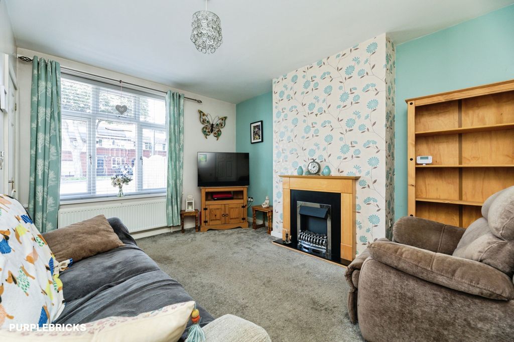 Property photo 3 of 14