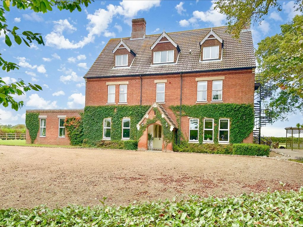 Property photo 1 of 33