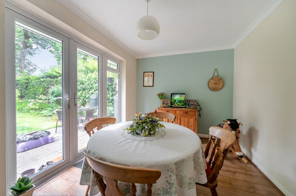 Property photo 3 of 12 1465261-16-6A0Eca...