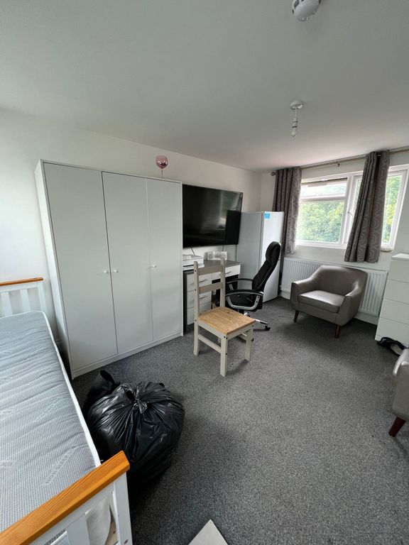 Property photo 2 of 7