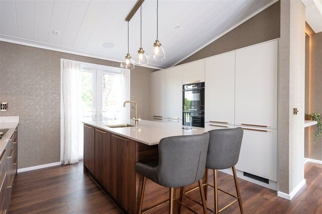 Property photo 1 of 8 Kitchen