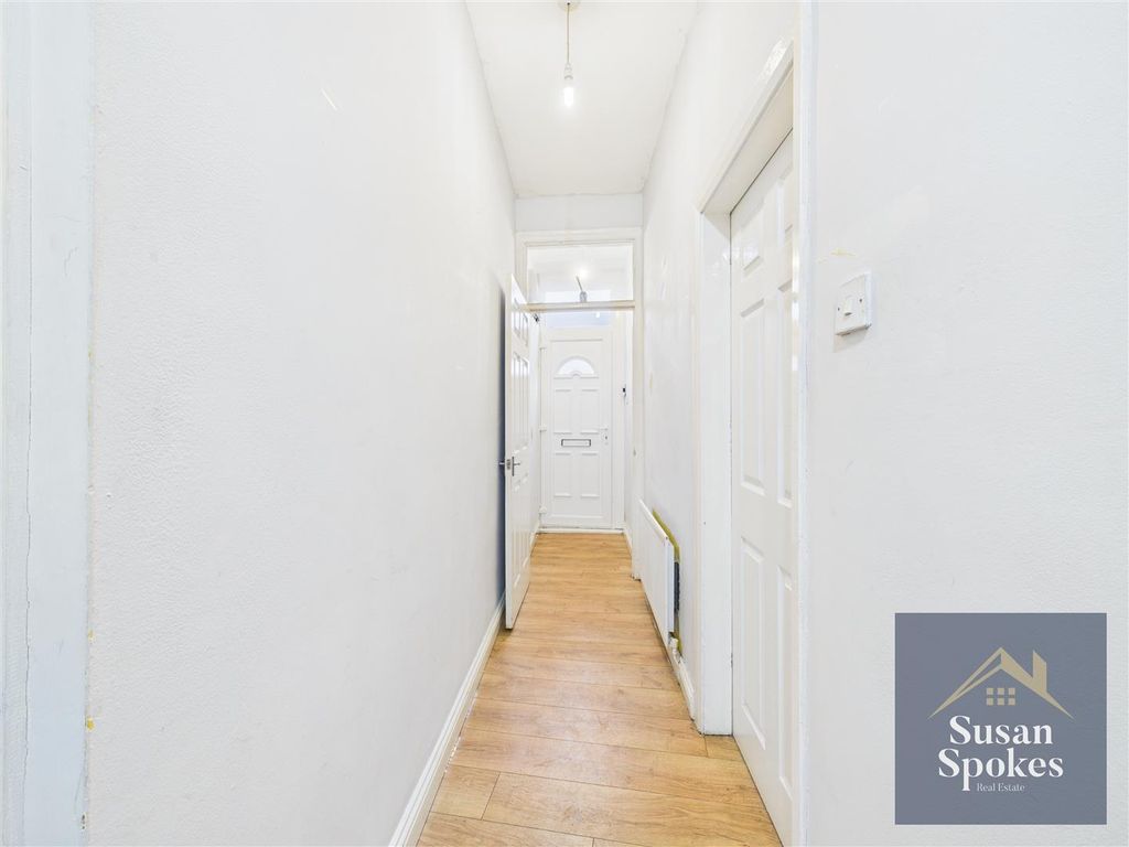 Property photo 2 of 19 Cam01858G0-Pr0210-Still023.Jpg