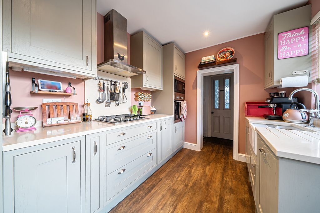 Property photo 2 of 24 Kitchen